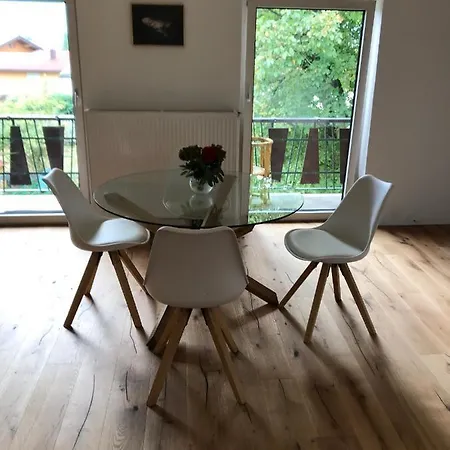 Nussbaum Apartment *